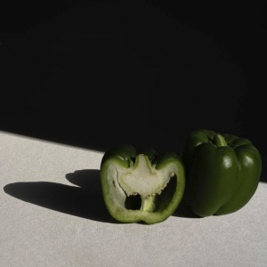 Nature morte culinaire. Poivron vert