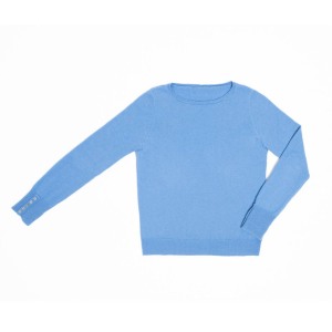 Packshot d'un pull femme bleu avec boutons